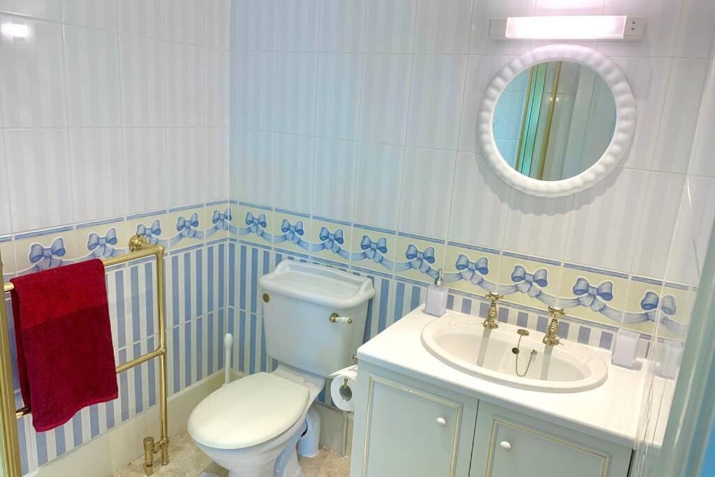 Hectors House Comfortable 4 Bed House In Mature Gardens Yelverton Exterior photo