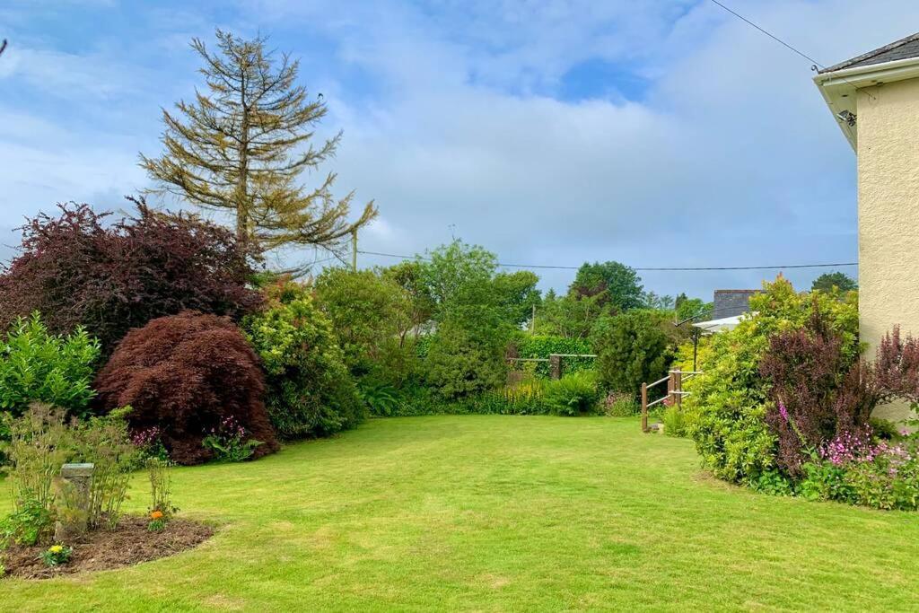 Hectors House Comfortable 4 Bed House In Mature Gardens Yelverton Exterior photo
