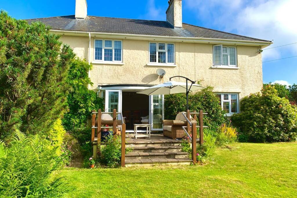 Hectors House Comfortable 4 Bed House In Mature Gardens Yelverton Exterior photo