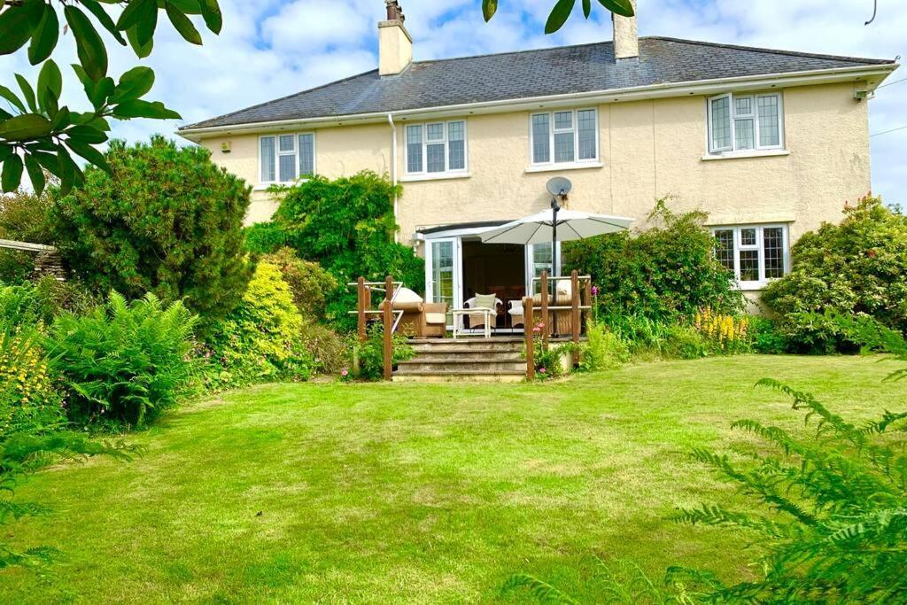 Hectors House Comfortable 4 Bed House In Mature Gardens Yelverton Exterior photo