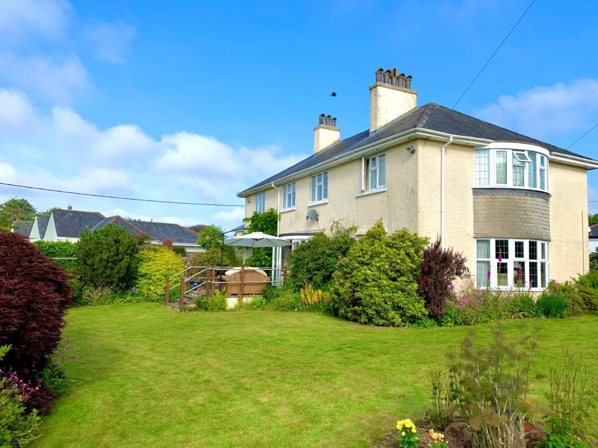 Hectors House Comfortable 4 Bed House In Mature Gardens Yelverton Exterior photo